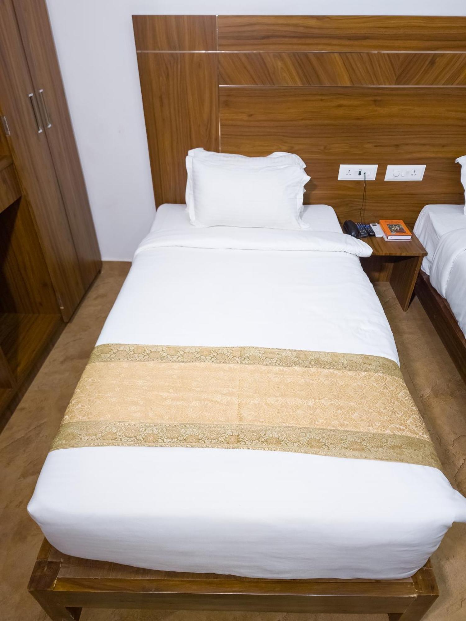 Hotel Amritara Ramila Kutir Ayodhya Exterior foto